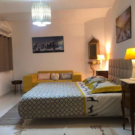 Cosy Appart En Plein Coeur De Ла-Марса Экстерьер фото